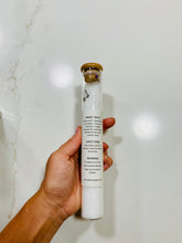 Load image into Gallery viewer, Amber + Vanilla Bath Salt