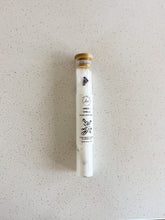 Load image into Gallery viewer, Amber + Vanilla Bath Salt