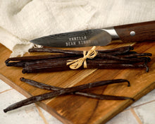 Load image into Gallery viewer, Organic Madagascar Vanilla Beans - Whole Grade A Vanilla Pods for Vanilla Extract and Baking
