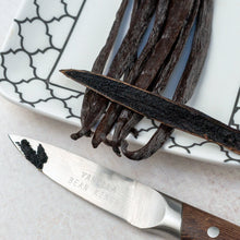 Load image into Gallery viewer, Tanzania Vanilla Beans - Whole Grade A Vanilla Pods