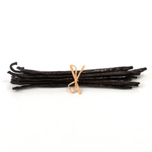 Load image into Gallery viewer, Papua New Guinea Vanilla Beans - Grade A Whole Pods