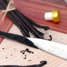 Load image into Gallery viewer, Papua New Guinea Vanilla Beans - Grade A Whole Pods