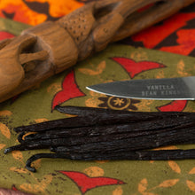 Load image into Gallery viewer, Ugandan Vanilla Beans - Grade A Whole Pods for Vanilla Extract Baking