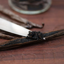 Load image into Gallery viewer, Ecuadorian Vanilla Beans - Whole Grade A Pods for Baking and Extract Making
