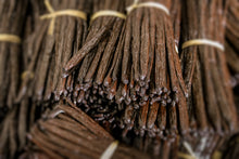 Load image into Gallery viewer, Costa Rica Vanilla Beans - Whole Grade A Hybrid Vanilla Pods for Vanilla Extract and Baking