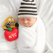 Load image into Gallery viewer, Baby New Yorker Organic Gift Set | Estella by Estella