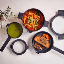 Load image into Gallery viewer, Neat 5-Piece Nesting Cookware Set