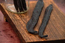 Load image into Gallery viewer, Peruvian Vanilla Beans - Whole Grade A Vanilla Pods for Vanilla Extract and Baking
