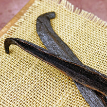 Load image into Gallery viewer, Peruvian Vanilla Beans - Whole Grade A Vanilla Pods for Vanilla Extract and Baking